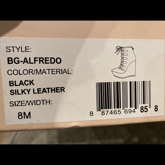 BCBG wedges - Picture 5 of 5